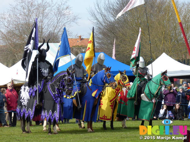 FZ013090 Knights before joust